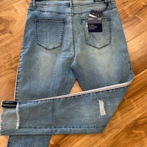 Lola Jeans - Alexa Bay HighRise Skinny Ankle - Picture 2 of 8